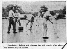 1953SpectatorsDryingCourt
